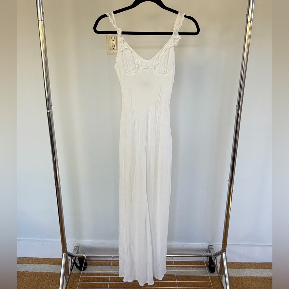 Elegant White Maxi Dress